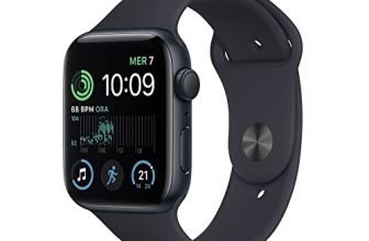 Apple Watch SE (2ª gen.) (GPS, 44mm) con cassa in alluminio color mezzanotte con Cinturino Sport - Regular. Fitness tracker, monitoraggio del sonno, Rilevamento incidenti